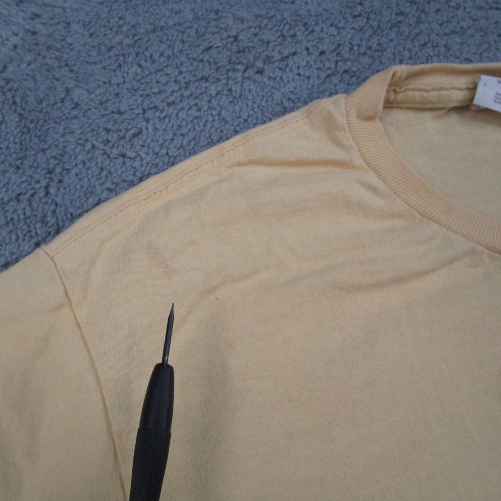 Hanes Driggs Idaho The Cultural Hub of the Universe Graphic Tee Yellow Mens M - Picture 6 of 10